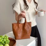 2025 New Top Layer Vegetable Tanned Leather Bucket Bag Soft Leather Versatile Minimalist Crossbody Handbag with Shoulder Strap