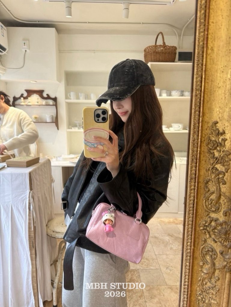 MBH 2026 New Top-Layer Oil Wax Cowhide Boston Pillow Bag Spring Summer Mini Handbag