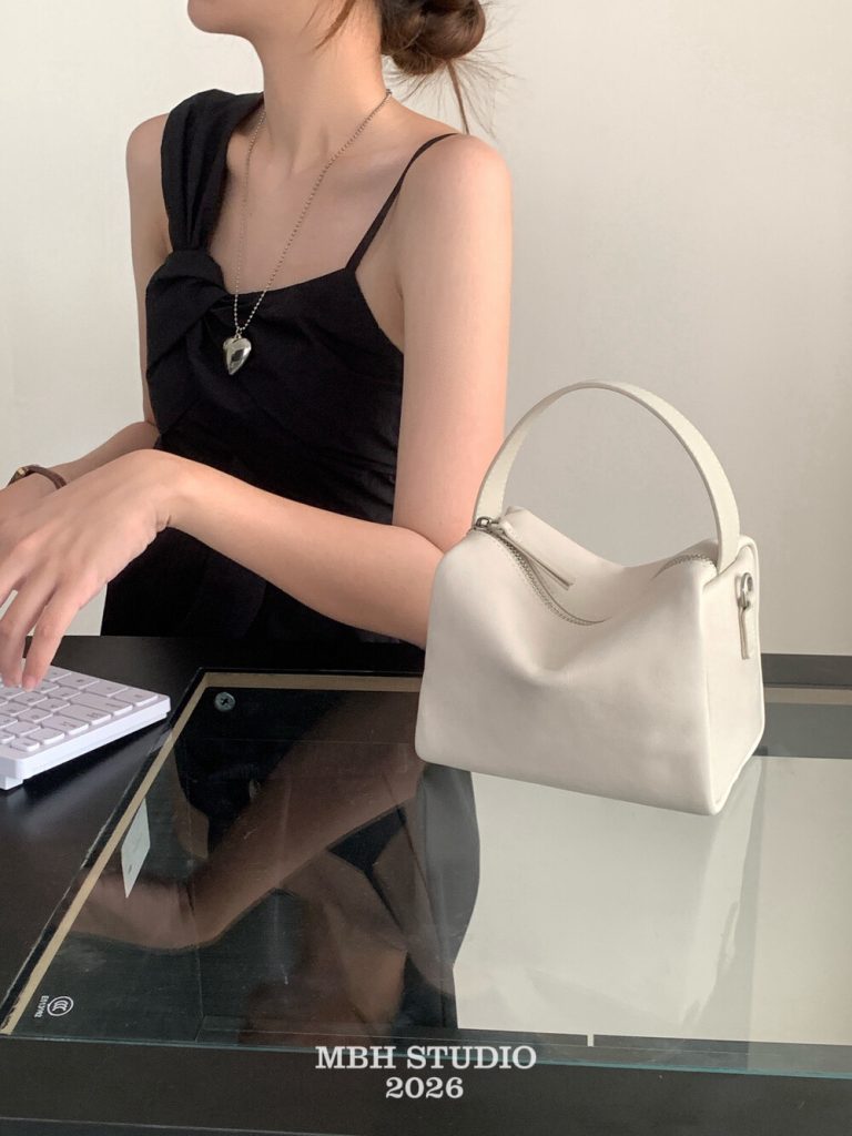 MBH Vegetable-Tanned Leather Toast Bag Soft Versatile Boston Handbag Crossbody